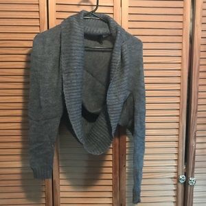 🌸H&M ONE SIZE FITS ALL GRAY CROPPED SHRUG TOP